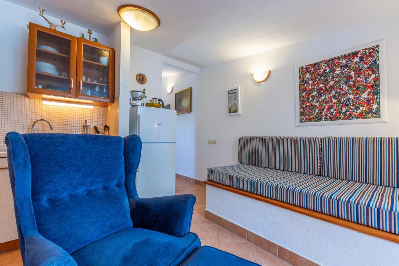 Janus Apartments Jelsa  Buitenkant foto